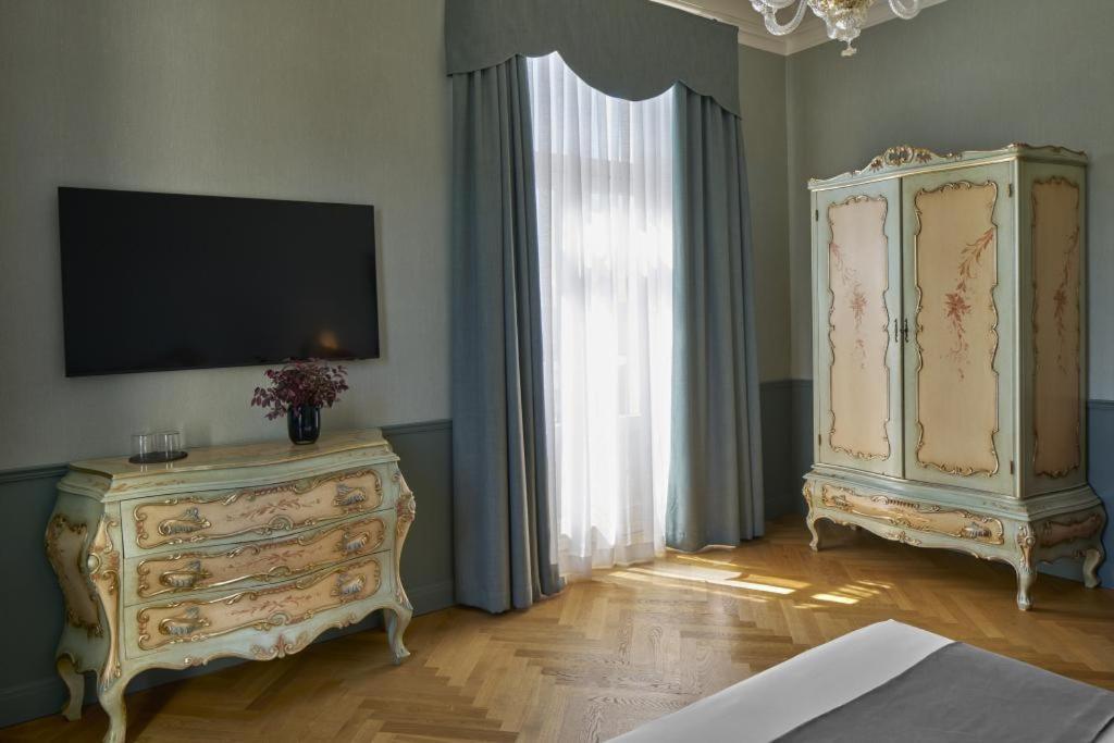 Hotel Villa Del Sogno ガルドーネ・リヴィエラ エクステリア 写真