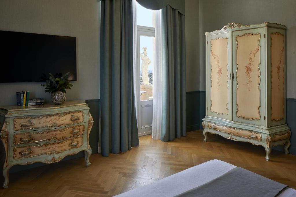 Hotel Villa Del Sogno ガルドーネ・リヴィエラ エクステリア 写真