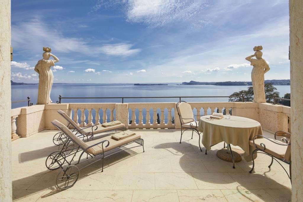 Hotel Villa Del Sogno ガルドーネ・リヴィエラ エクステリア 写真