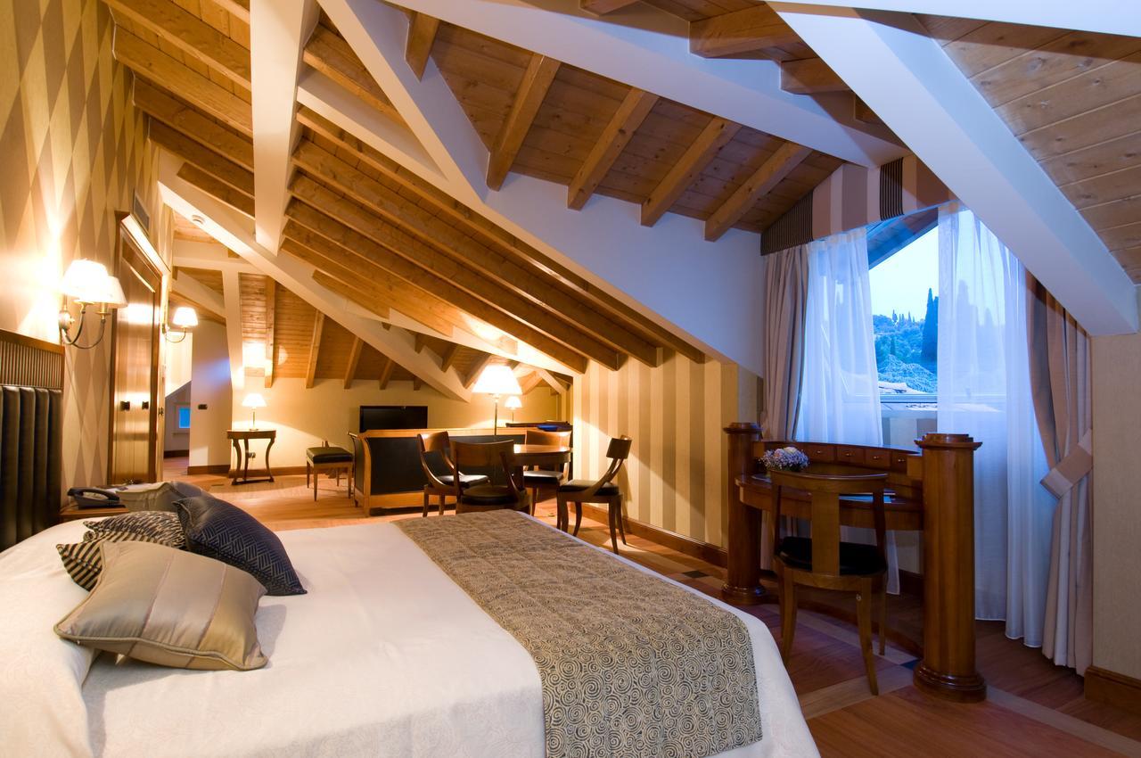Hotel Villa Del Sogno ガルドーネ・リヴィエラ エクステリア 写真
