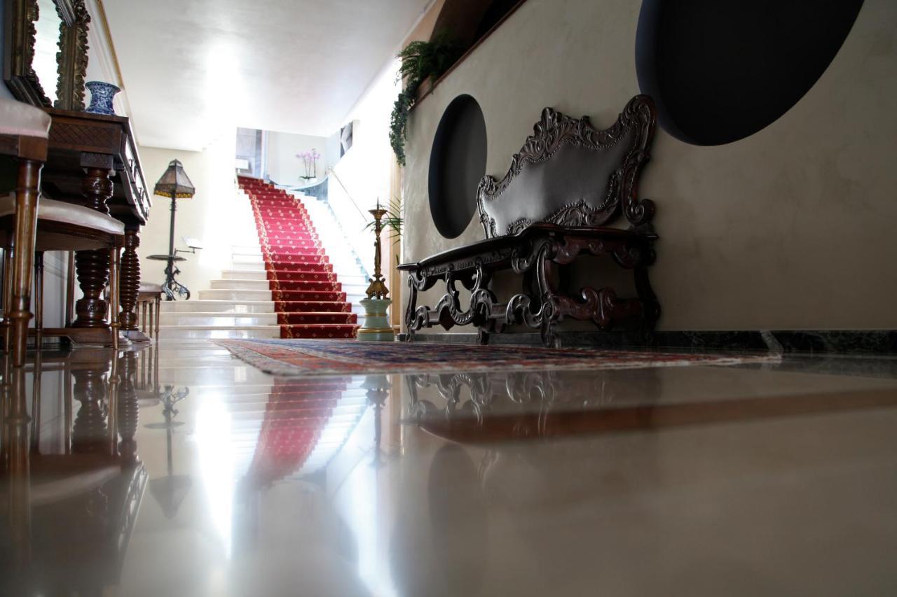 Hotel Villa Del Sogno ガルドーネ・リヴィエラ エクステリア 写真
