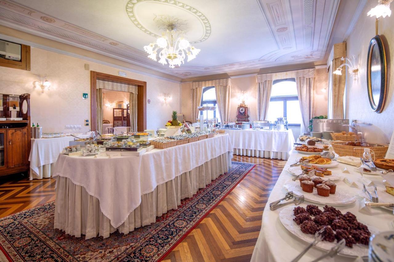 Hotel Villa Del Sogno ガルドーネ・リヴィエラ エクステリア 写真
